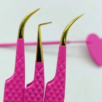 EYELASH TWEEZERS