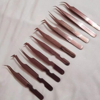 EYELASH TWEEZERS